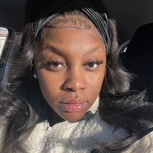 Meet your Posher, Camille